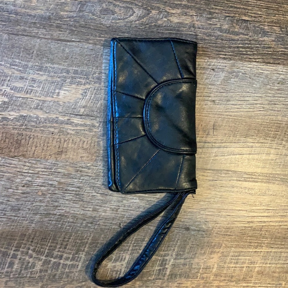 Blacks wristlet bag